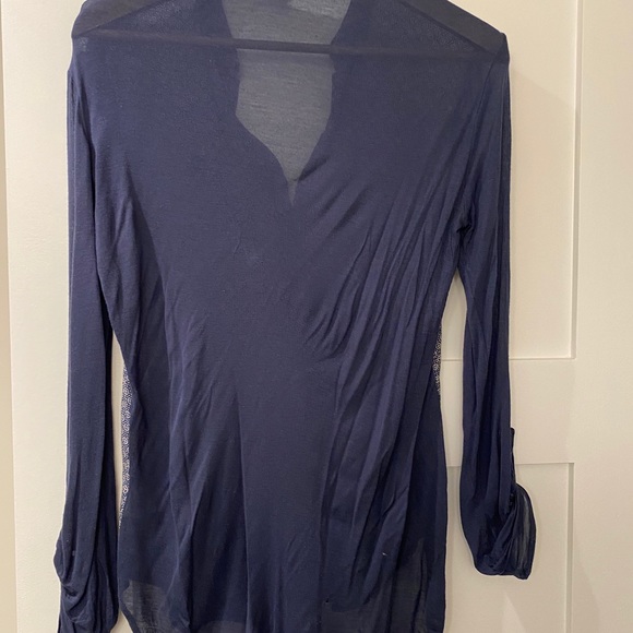 Aritzia Babaton Julien Blouse size s - Picture 7 of 7